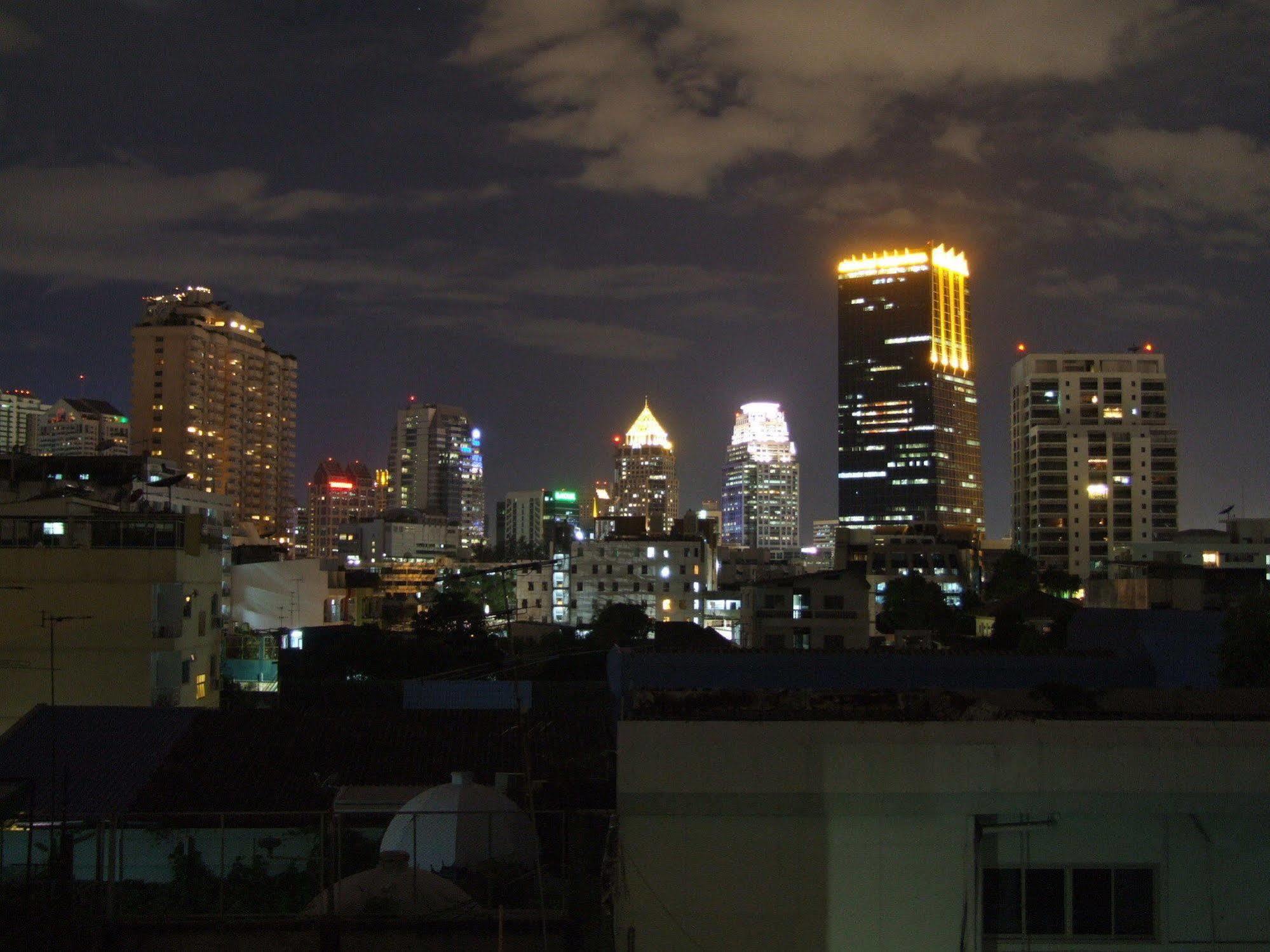 Hotel The Boss'S Place Sathorn Bangkok Esterno foto